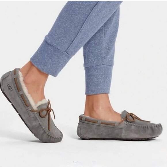 Ugg Dakota Pewter Slippers - Picture 1 of 13